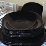 Assiettes plates noires
