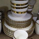 Assiettes en Porcelaine avec Bordure Dorée